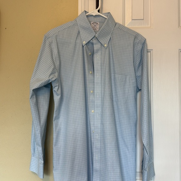Brooke ‘s brothers Regent fit 15 1/2 to 2/3 light blue checks, button-down - Picture 2 of 4